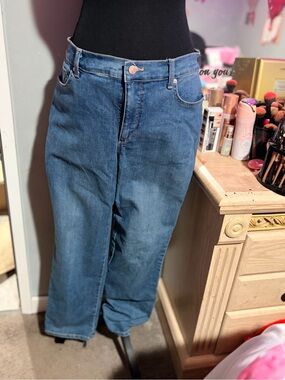 NWOT Gloria Vanderbilt Amanda Blue Boyfriend Jeans - Relaxed Wide Leg- 10Short